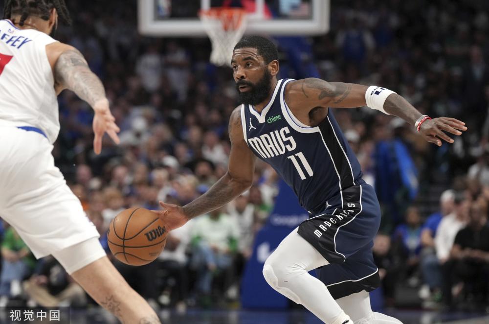 起就表现出 起就表现出