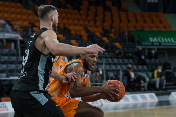 刻踢入了一 刻踢入了一